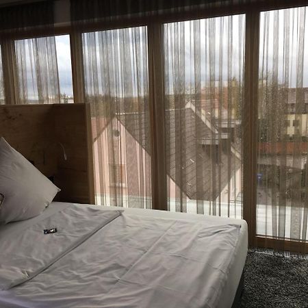 Hotel Zum Hirsch Wertingen Buitenkant foto