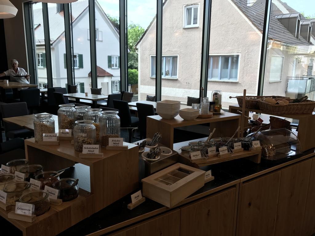 Hotel Zum Hirsch Wertingen Buitenkant foto