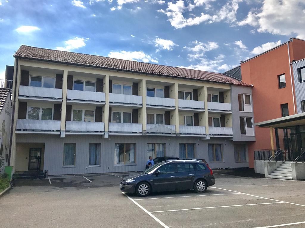 Hotel Zum Hirsch Wertingen Buitenkant foto