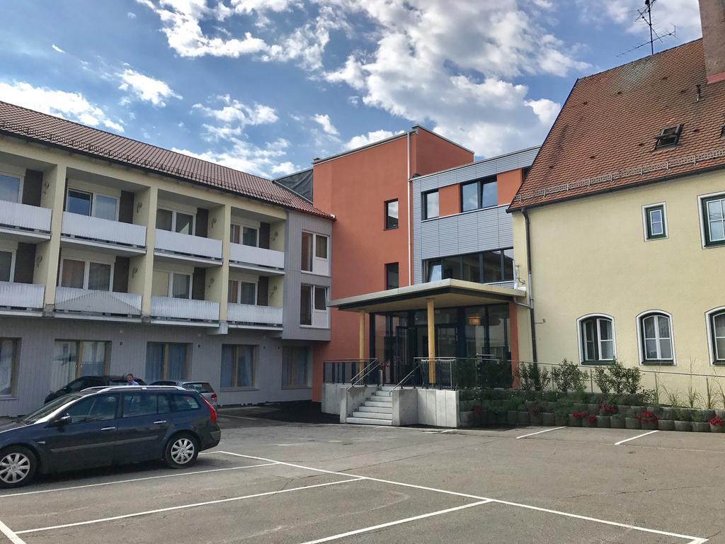 Hotel Zum Hirsch Wertingen Buitenkant foto