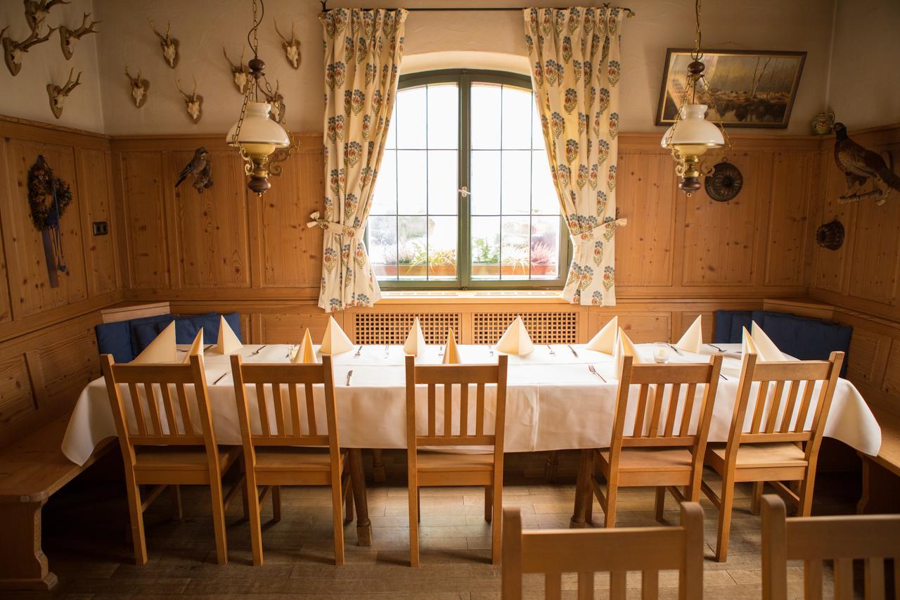 Hotel Zum Hirsch Wertingen Buitenkant foto