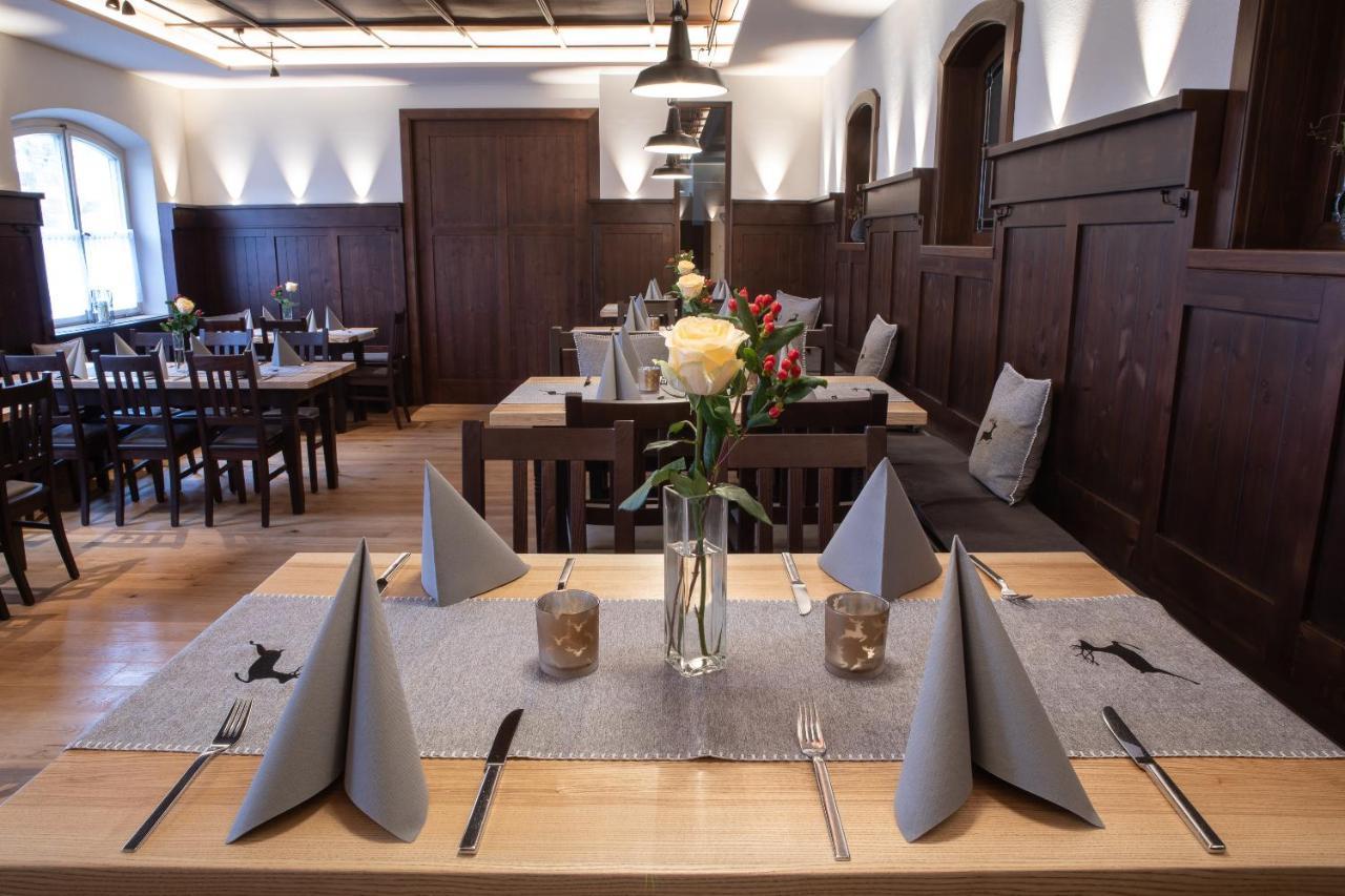 Hotel Zum Hirsch Wertingen Buitenkant foto